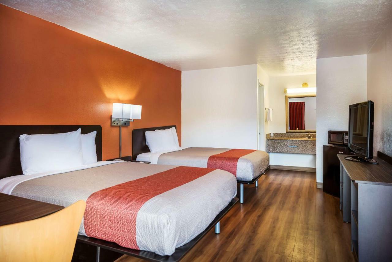 Hotel 6-opelika, Al 2*